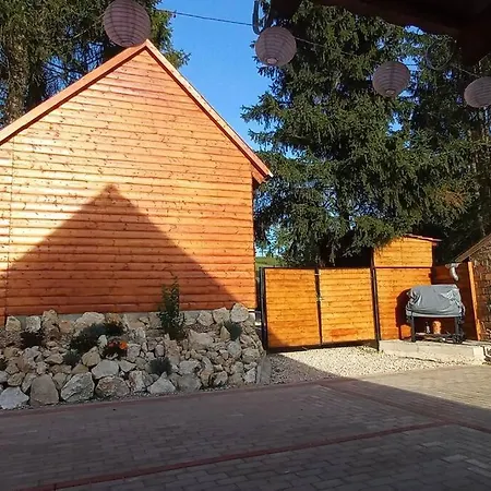 Fahaz A Fenyok Alatt - Borostyankut Wellness Ii Apartmán *