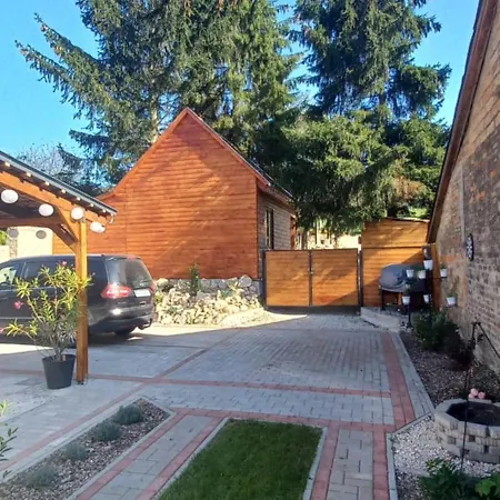 Fahaz A Fenyok Alatt - Borostyankut Wellness Ii Apartmán Bakonybél