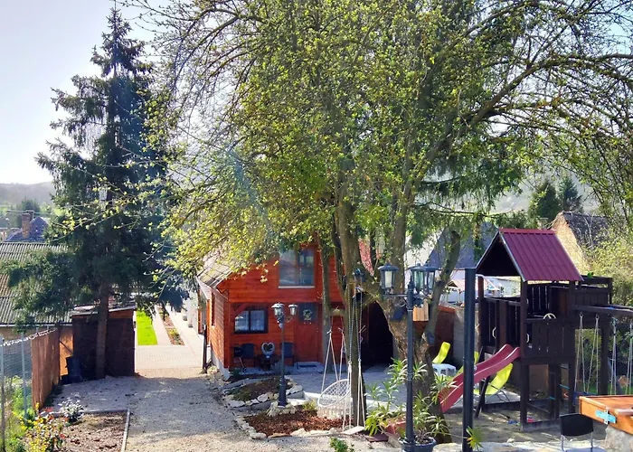 Fahaz A Fenyok Alatt - Borostyankut Wellness Ii * Баконьбель